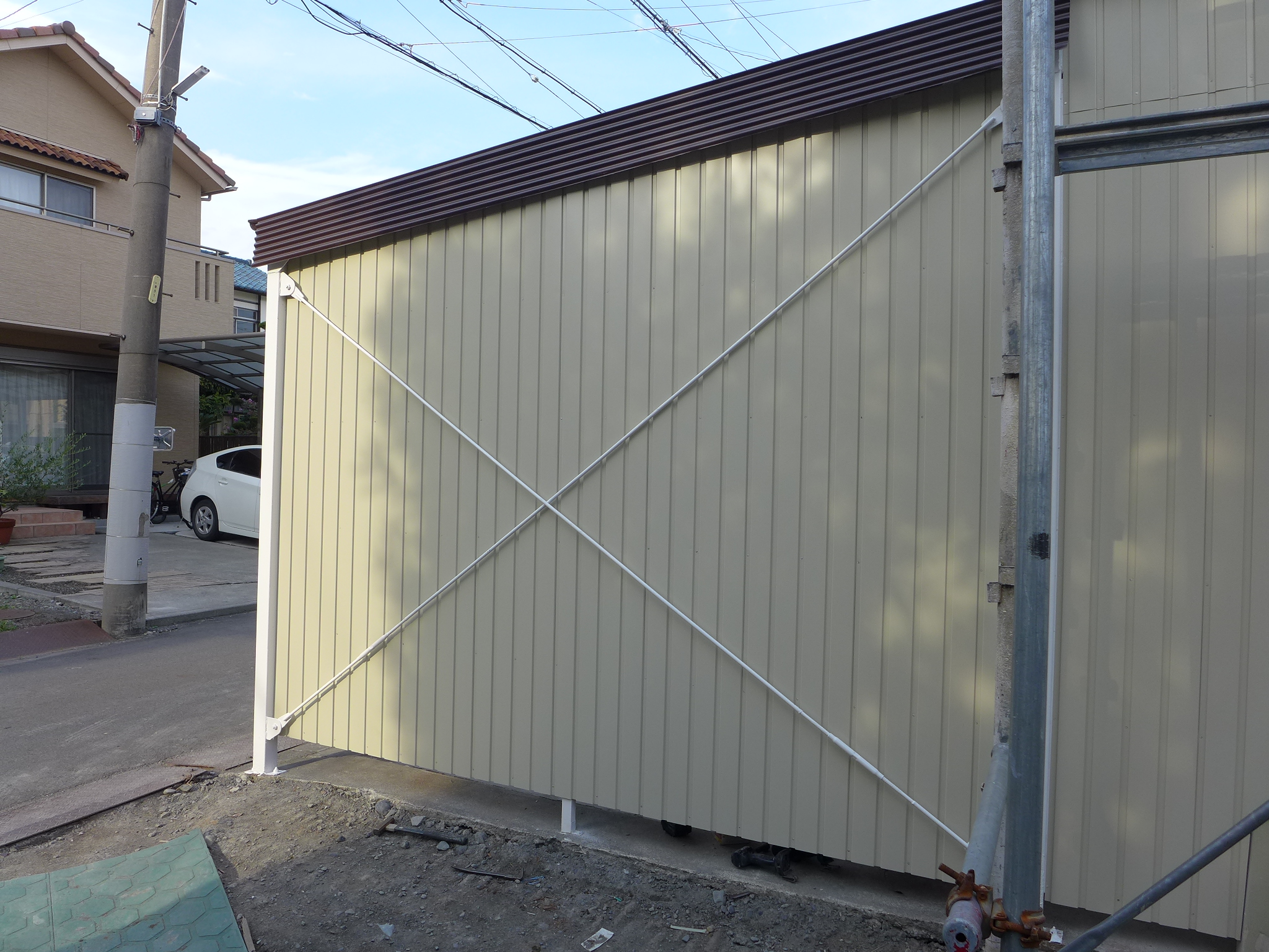 車庫の屋根と外壁工事