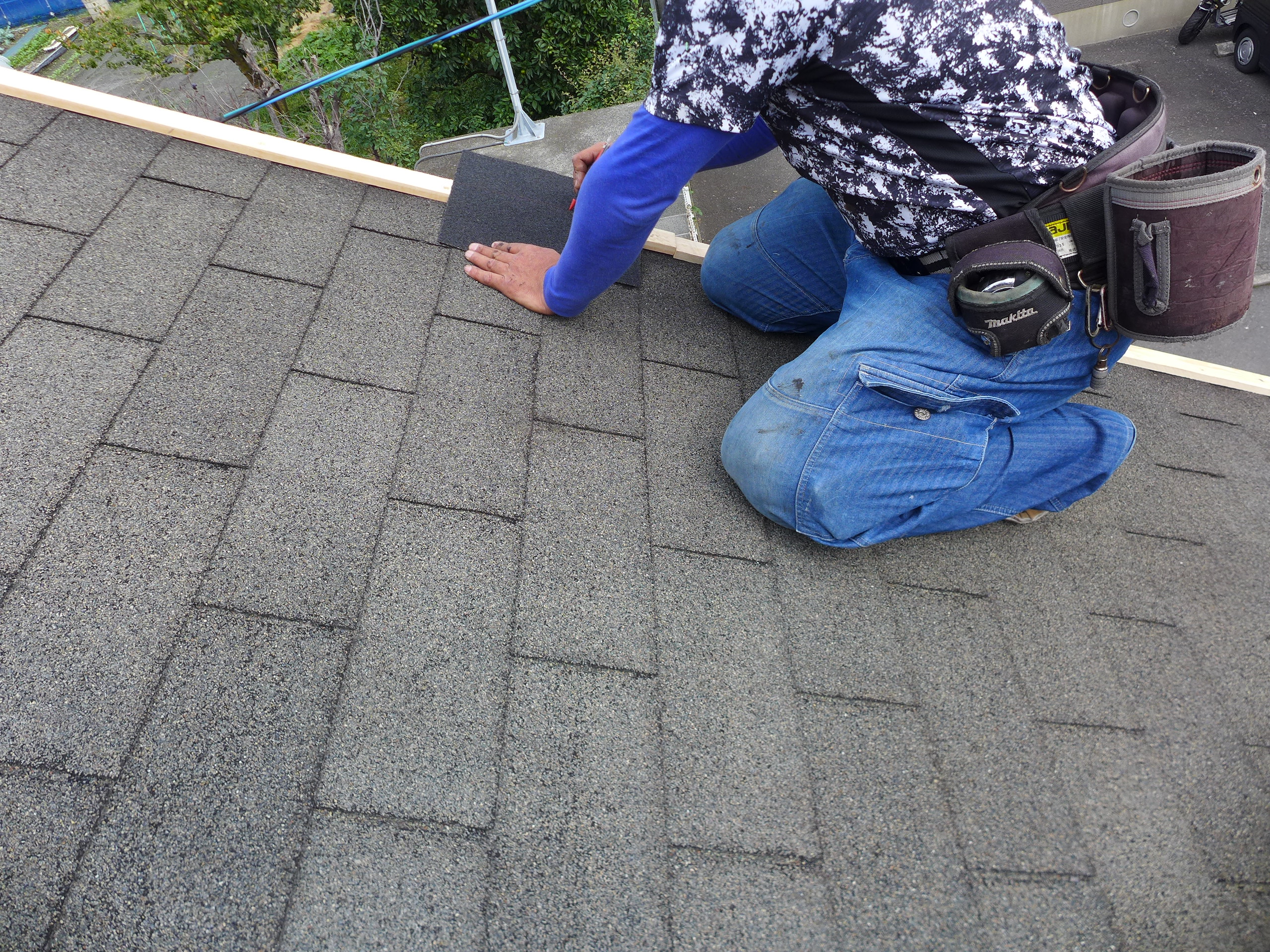 アスファルトシングルの補修工事
