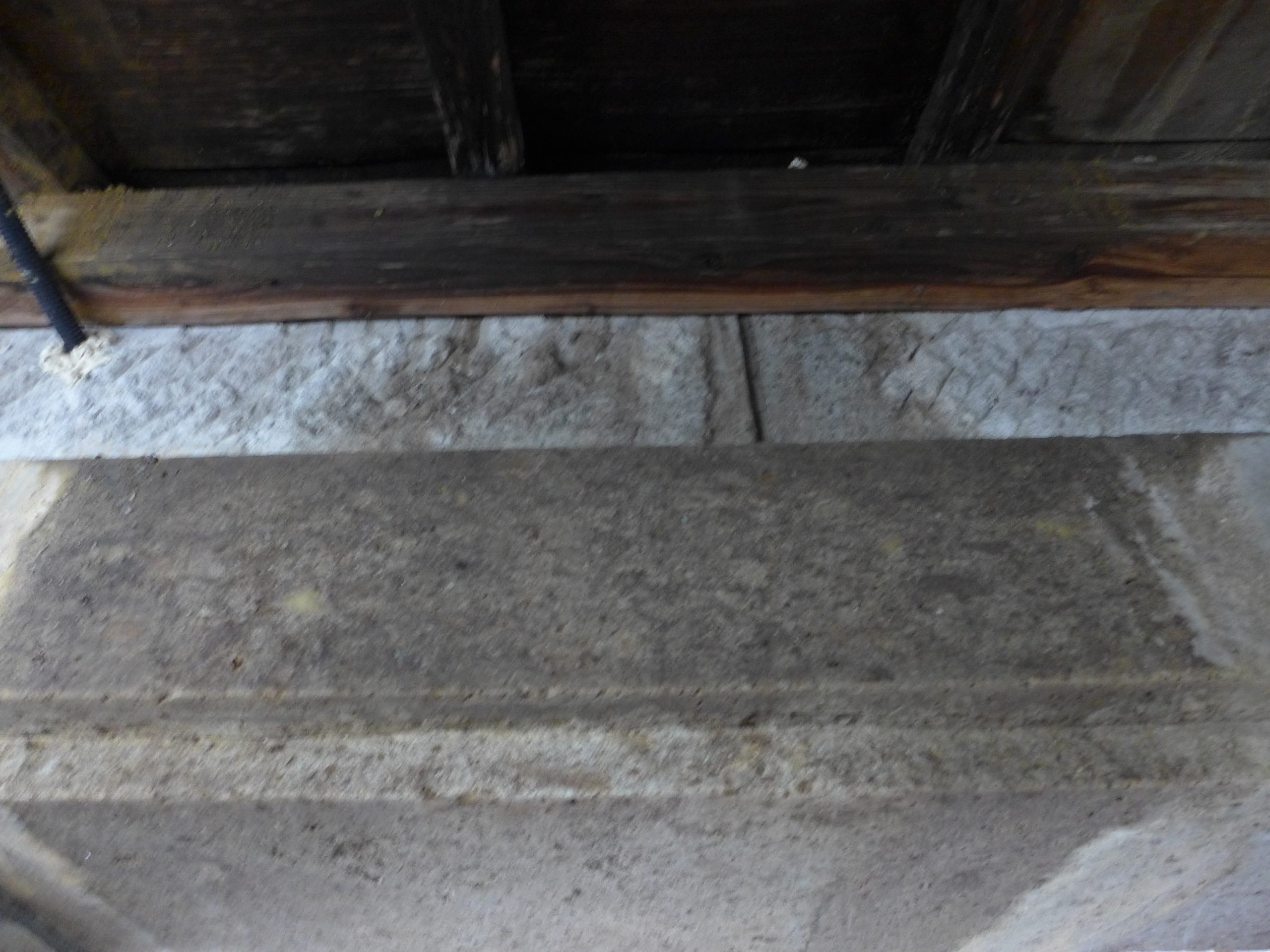 倉庫の雨漏り修理、瓦