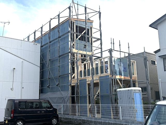 外観が見えた上棟現場