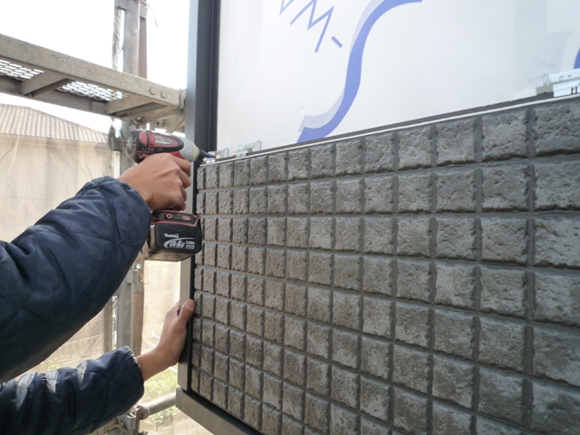 屋根折半工事・外壁サイディング貼り