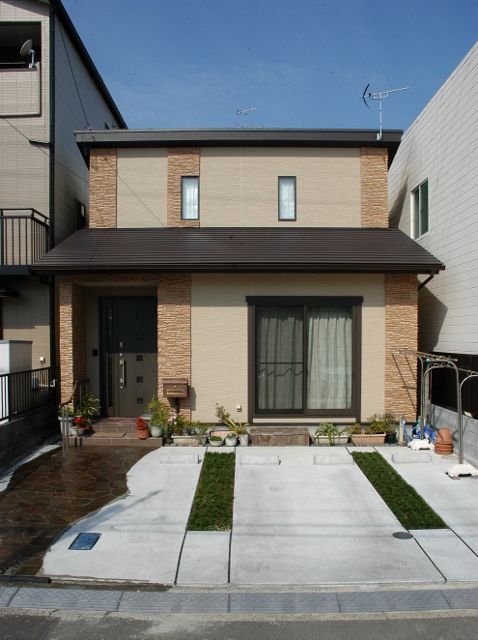 天窓設置の静岡市葵区中田の住宅