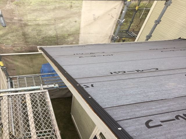 ルーフィング張り作業