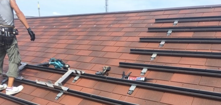 架台取り付け作業