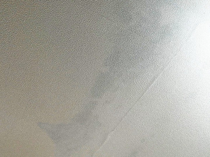 室内天井に現れた雨染み