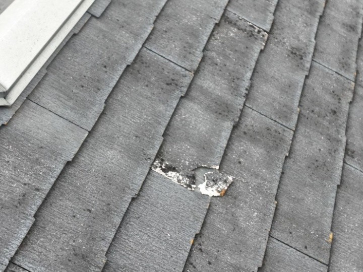 屋根材の剥がれや損傷の確認