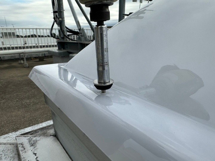 トップライトカバーの固定作業