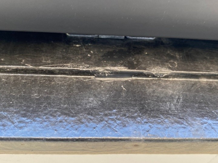 鼻隠し板の補修