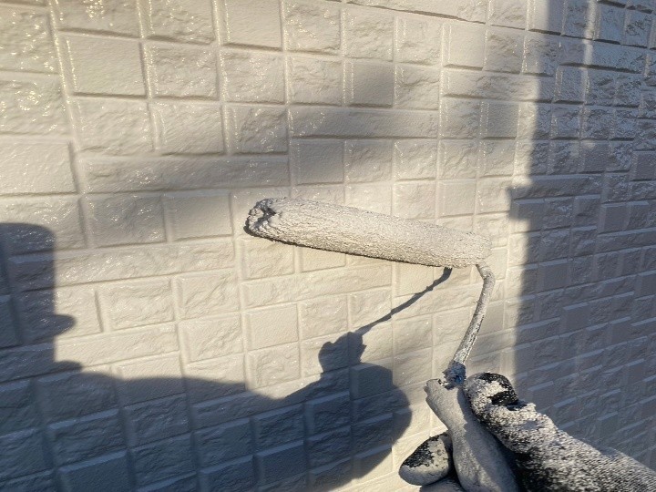 外壁の中塗り・上塗り（アレスダイナアクセル）