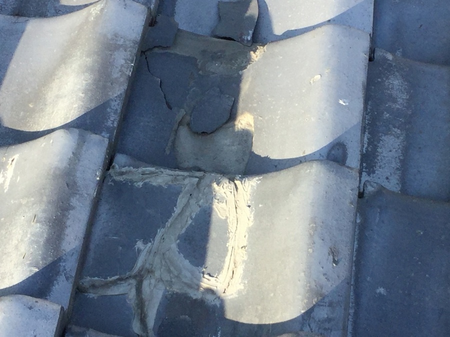 川越市瓦割れ部コーキング補修