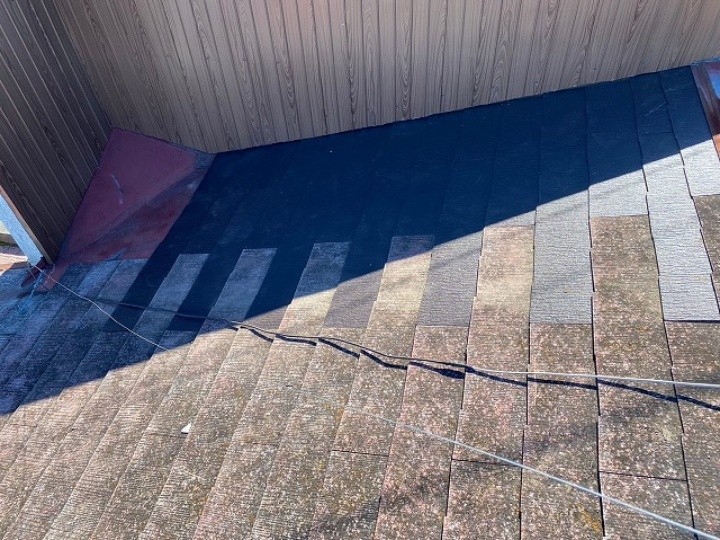 金属サイディング交換と一部葺き直し工事を併せて実施したパラペット屋根