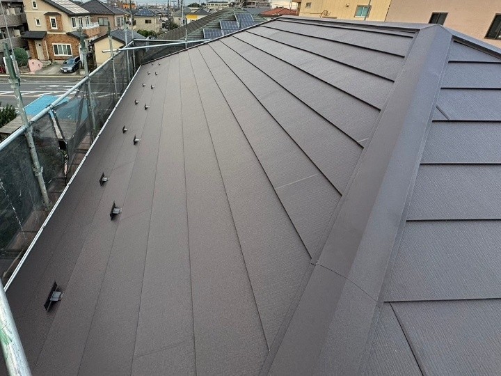 天窓を撤去工事してスーパーガルテクトで屋根カバー工法したお住まい