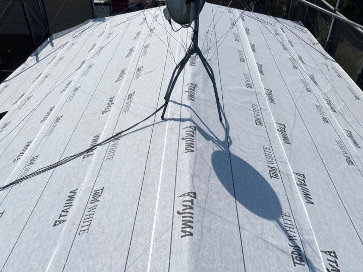 防水紙(ルーフィング)敷設で二次防水を確保