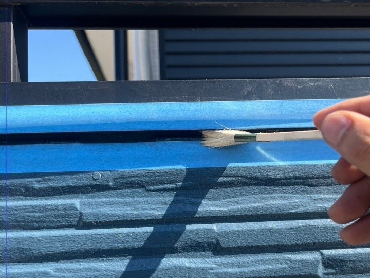 プライマー塗布で密着性を高める工程