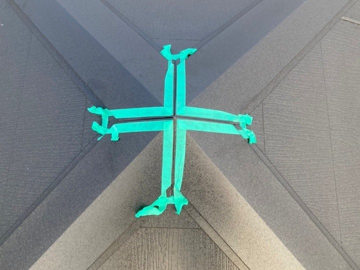 棟板金の取り付けと繋ぎ目のコーキング処理