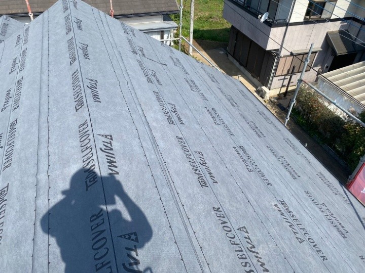 防水紙（ルーフィング）の敷設