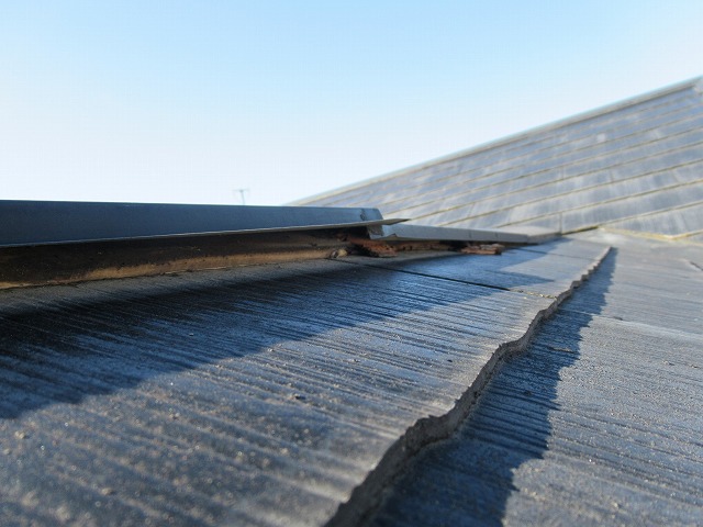 昭和町　棟板金浮き