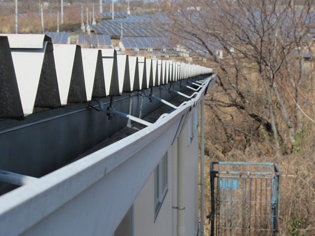 韮崎市　雨樋歪み