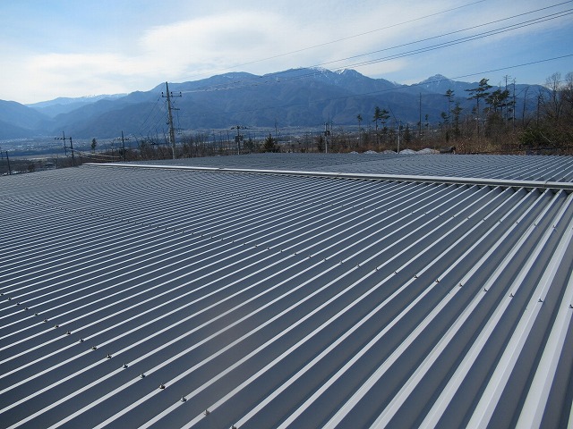 韮崎市　折半屋根