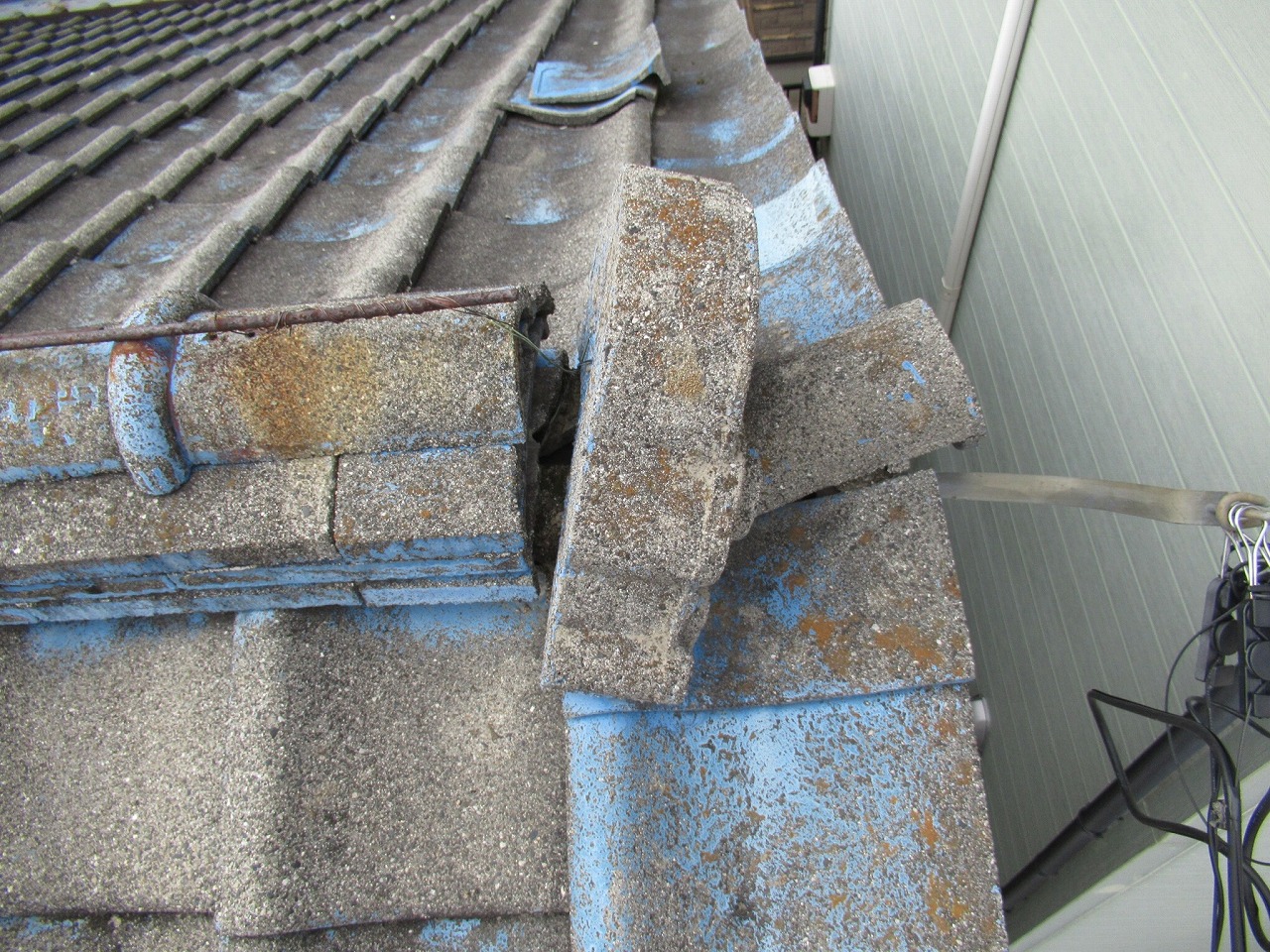 富士河口湖町　鬼瓦傾き