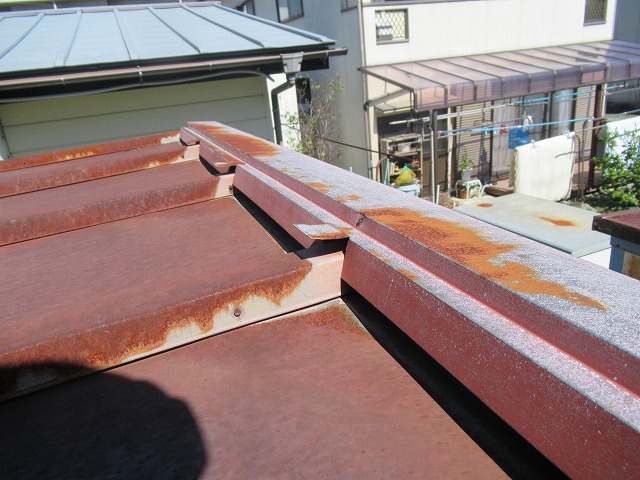 甲府市　トタン屋根