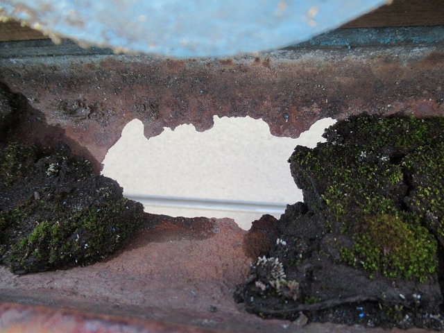 甲府市　穴あき