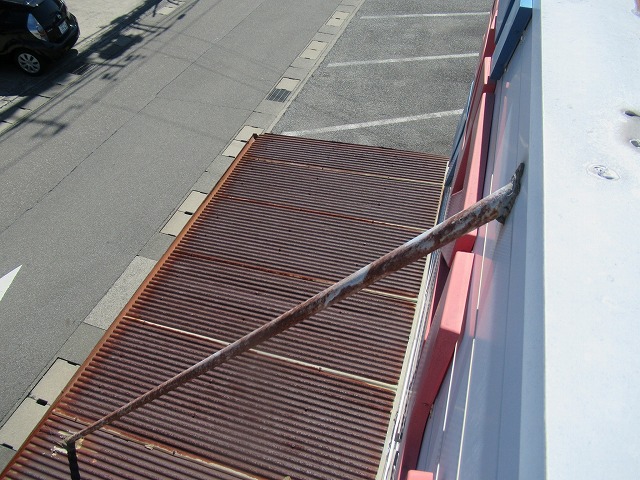 甲府市　トタンのサビ