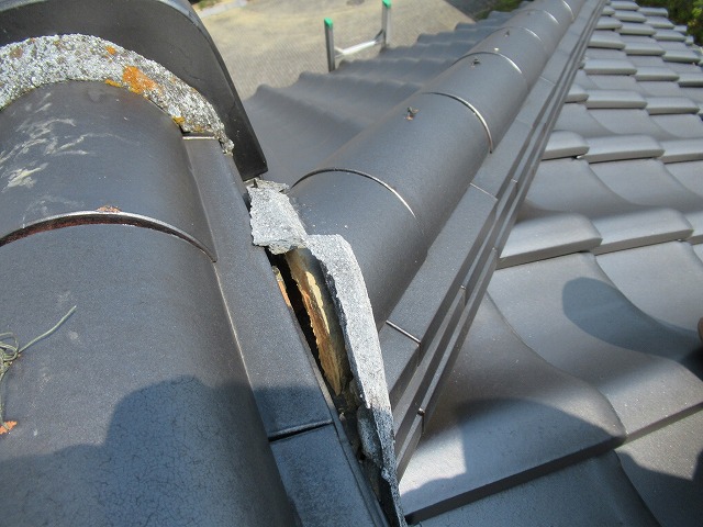 都留市　屋根漆喰