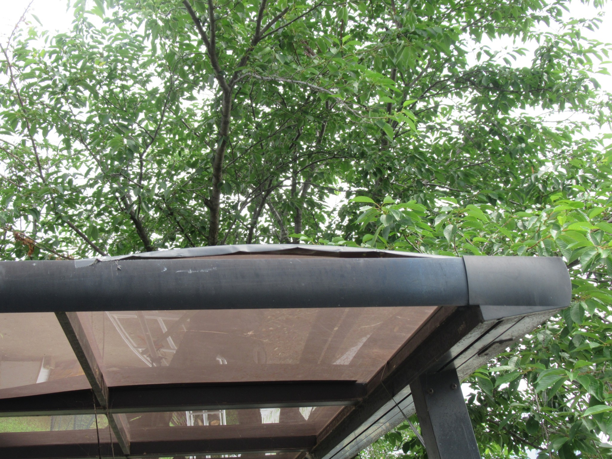 韮崎市　カーポート破損