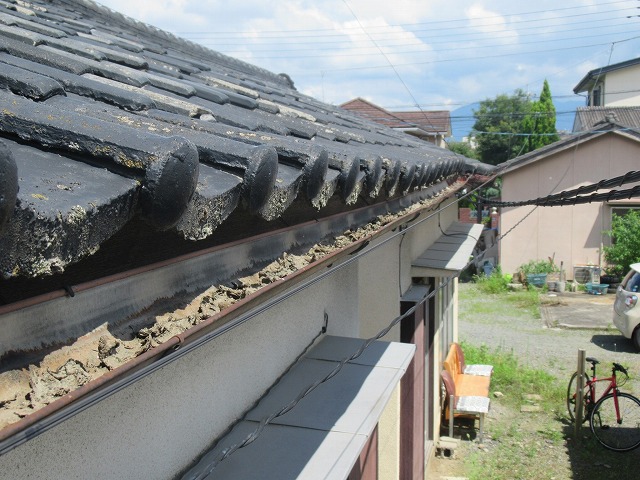 甲府市　雨樋歪み　雨樋詰まり