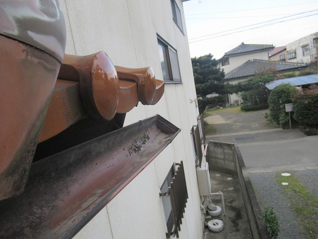 甲府市　雨樋破損