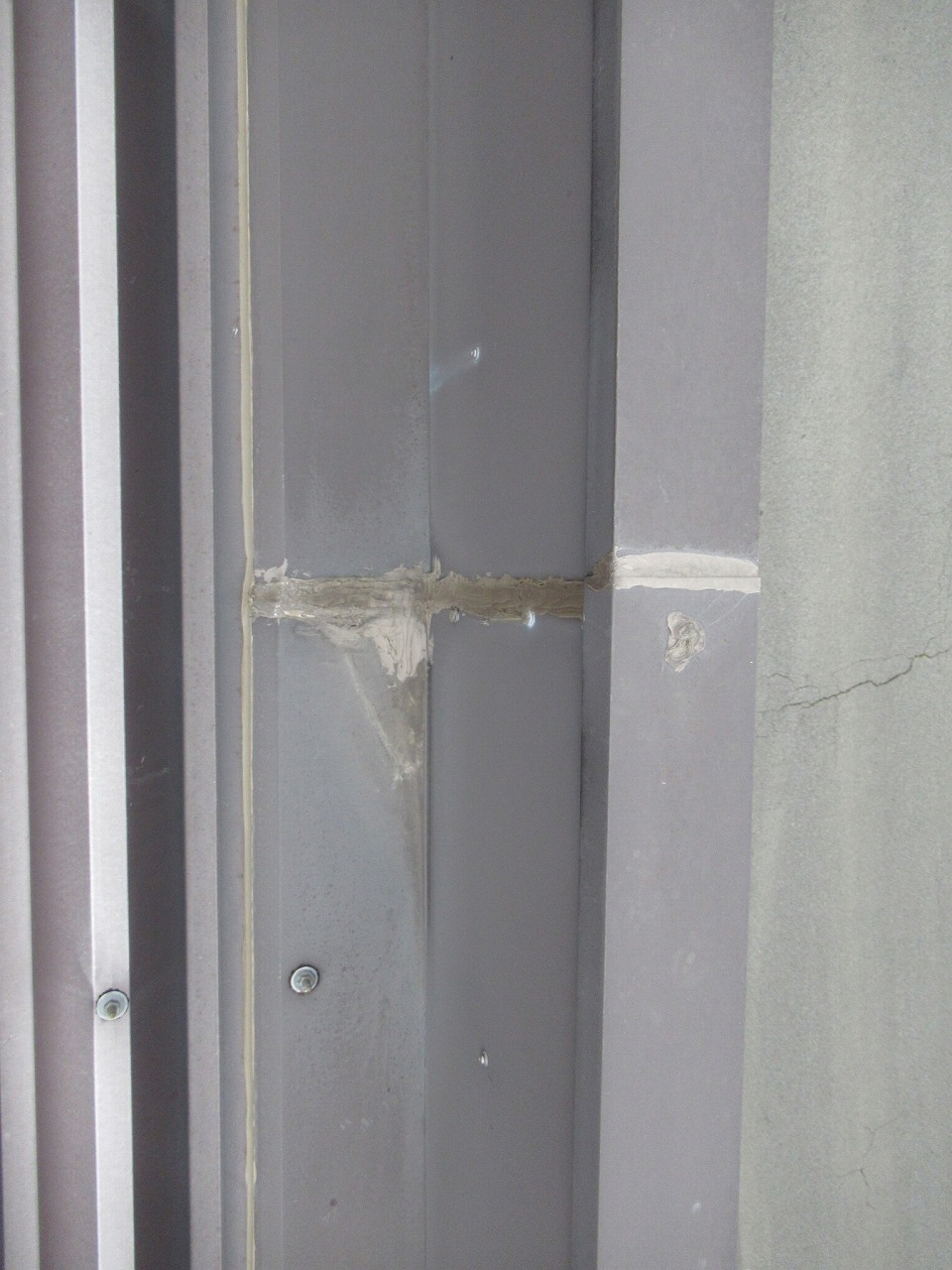 山中湖村　折半屋根点検