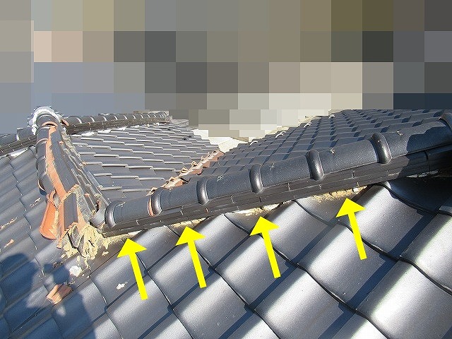 甲府市で割れ・剥がれ・崩れのある瓦屋根（棟瓦）の漆喰