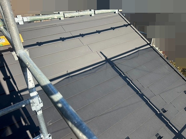 西八代郡市川三郷町でスレート屋根からSGL鋼板（ニクスカラープロ）の葺き替え工事ビフォーアフター（下屋根）