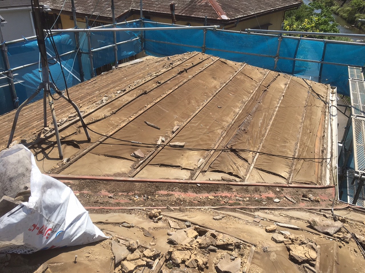 撤去　セメント瓦