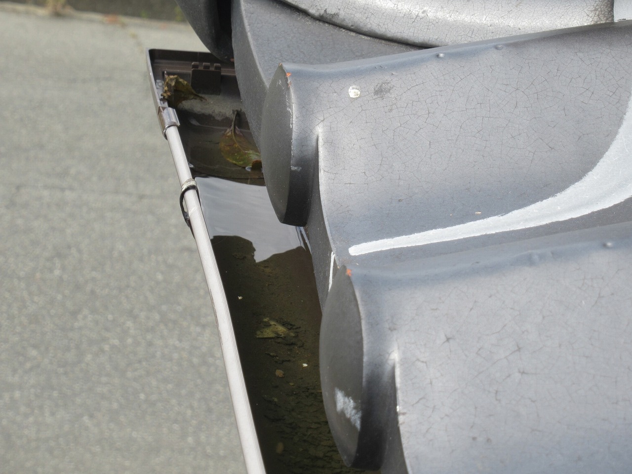 市川三郷町　雨樋水たまり