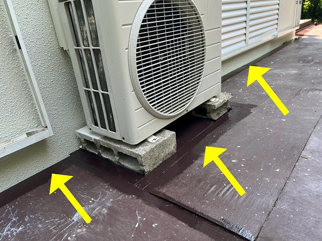 室外機周辺の床面塗装