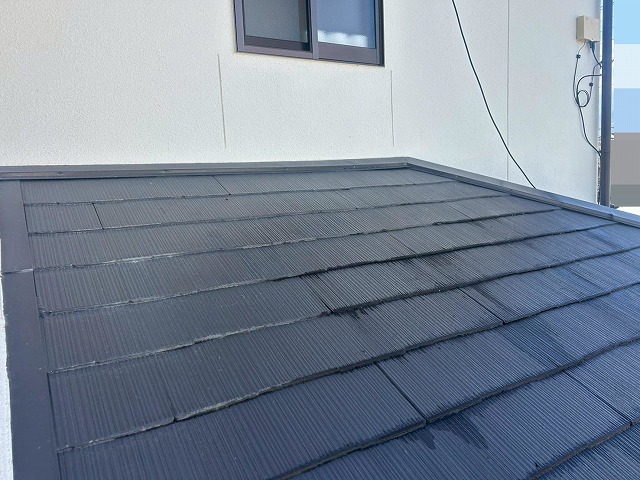 南アルプス市でひび割れているスレート屋根（コロニアル屋根）