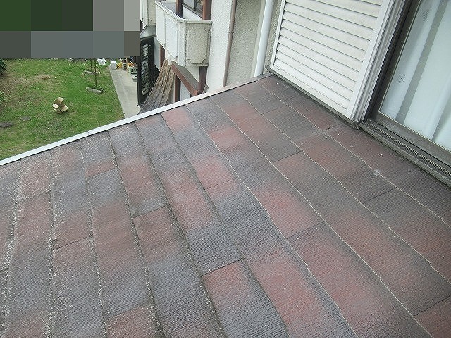 甲府市でスレート（コロニアル）の下屋根塗装ビフォーアフター