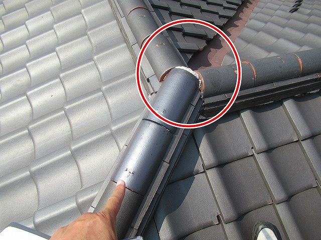 甲府市で瓦屋根の漆喰（鬼瓦）の詰め直し工事ビフォーアフター