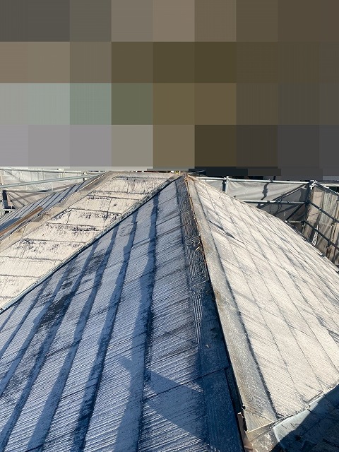 甲府市で屋根塗装の際に行う板金交換（腐った貫板の撤去）