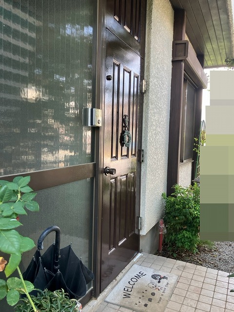 塗装完了後の玄関全景