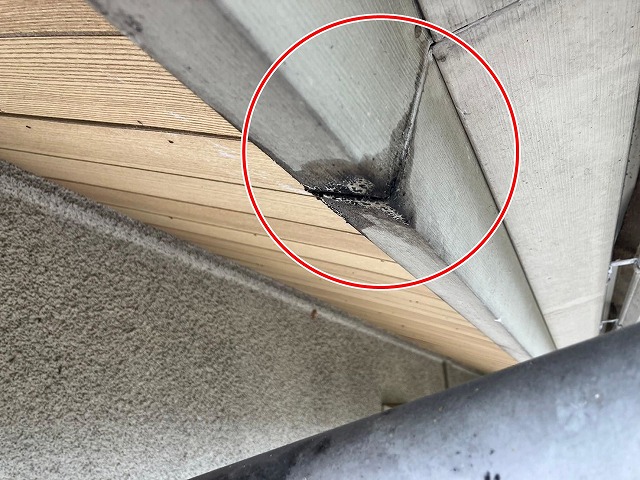 甲府市で鼻隠しに雨だれが起こる様子