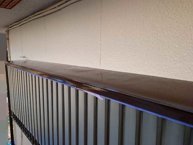 笛吹市で出窓板金・庇板金にシリコン塗装をして錆を抑えることで雨漏り予防
