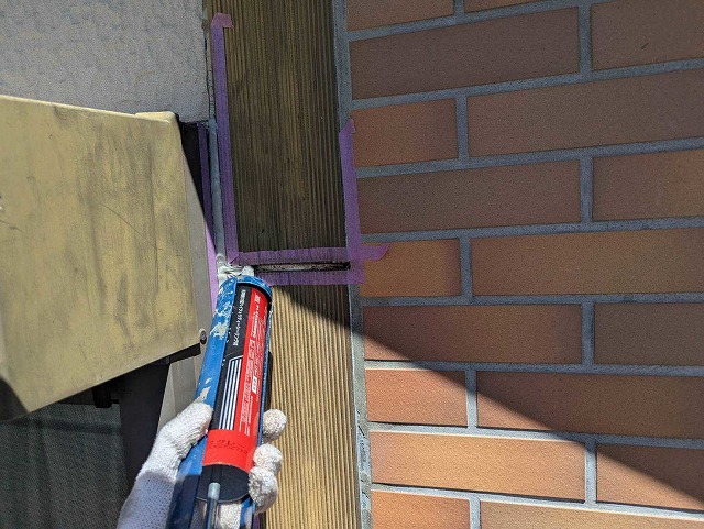 継ぎ目への充填作業