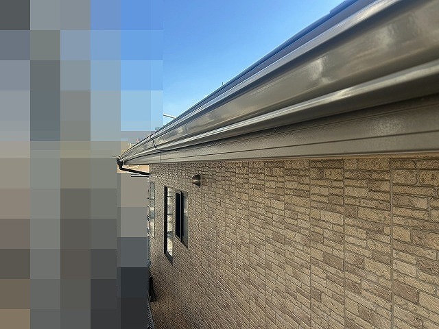 西八代郡市川三郷町で鼻隠し塗装・雨樋塗装のビフォーアフター（シリコン塗装）