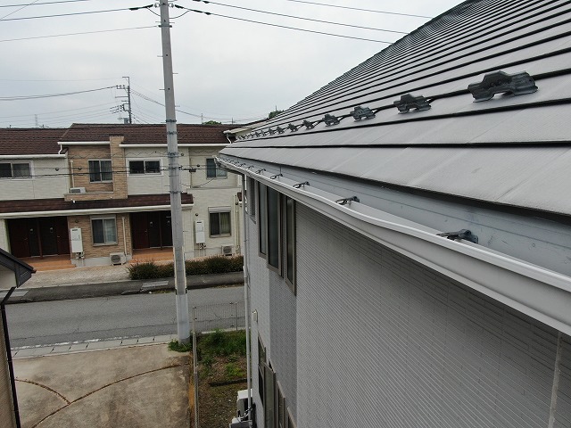 甲府市　屋根ドローン点検　雨樋歪み