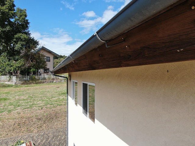 北杜市　雨樋写真