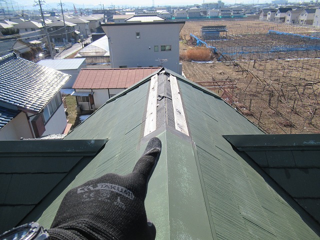 中央市　棟板金飛散箇所