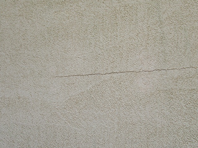 北杜市　クラック発生